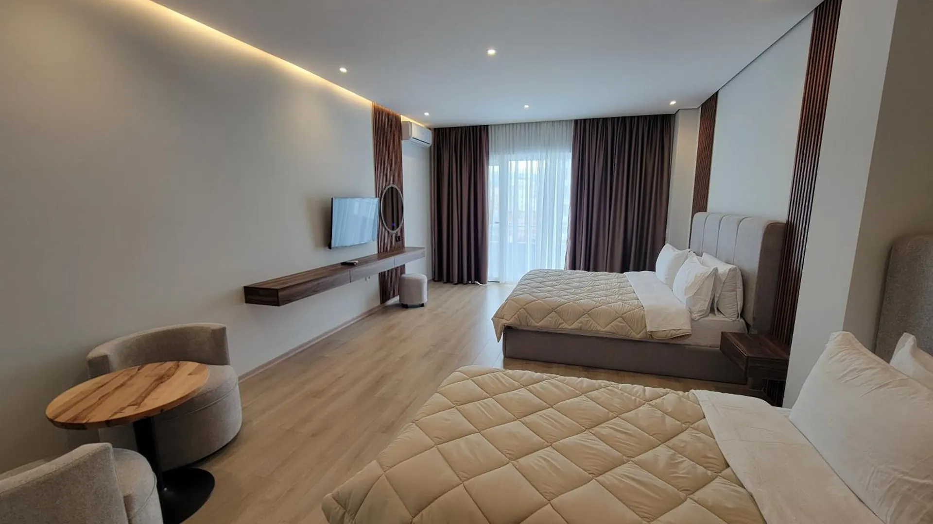 ****  Hotel Enkelana Pogradec Albania